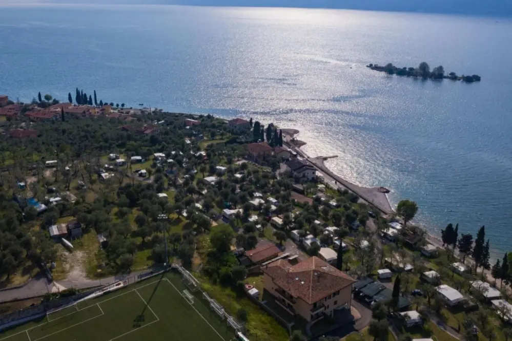 Blick auf Camping Bellavista am Gardasee in Malcesine in Venetien