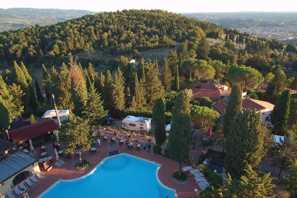 Blick auf den Campingplatz Panoramico di Fiesole auf den Hügeln von Florenz