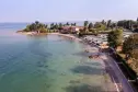 Blick auf das Desenzano Camping Village am Gardasee in der Lombardei