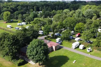Blick auf Gaasper Camping Amsterdam nahe dem Zentrum von Amsterdam in den Niederlanden