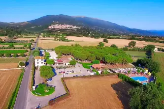 Panoramablick auf das Green Village Assisi Camping in Umbrien