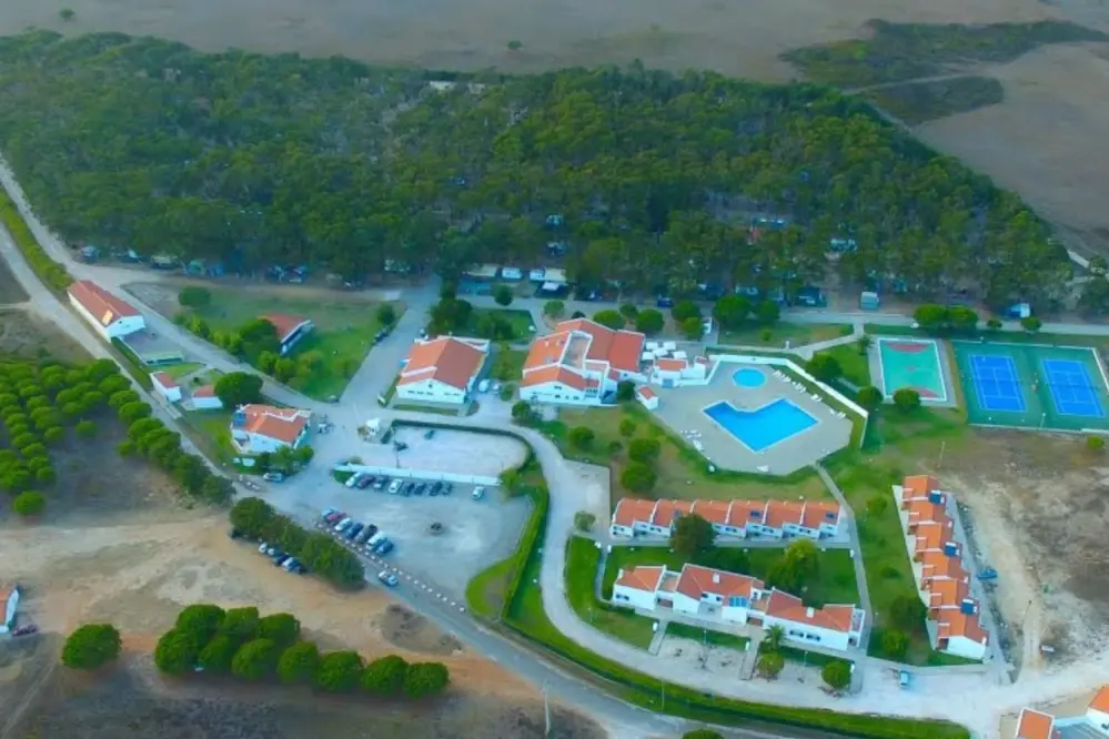 Panoramablick auf den Camping Do Serrao in Portugal
