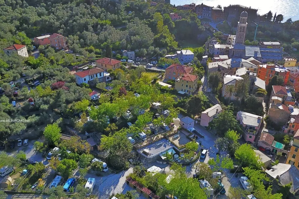 Acqua Dolce Camping nestled in a promontory in Liguria