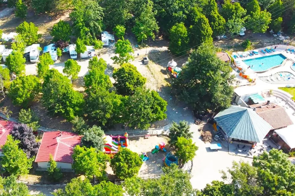 View of the swimming pool of Camping La Verna in Tuscany