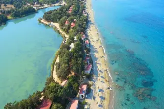 View of the sea view mobile homes of Domaine Riva Bella Naturiste in France