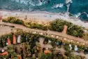 Camping Village Miramare visto dall'alto con la spiaggia privata in Toscana