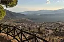 Uitzicht vanaf Camping Delphi op de gelijknamige vallei in Griekenland