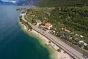 uitzicht op camping Tonini aan de oevers van het Gardameer in Malcesine in Veneto