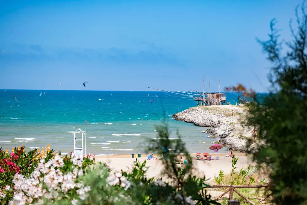 Camping village Baia Falcone, Vieste, Apulië, Italië